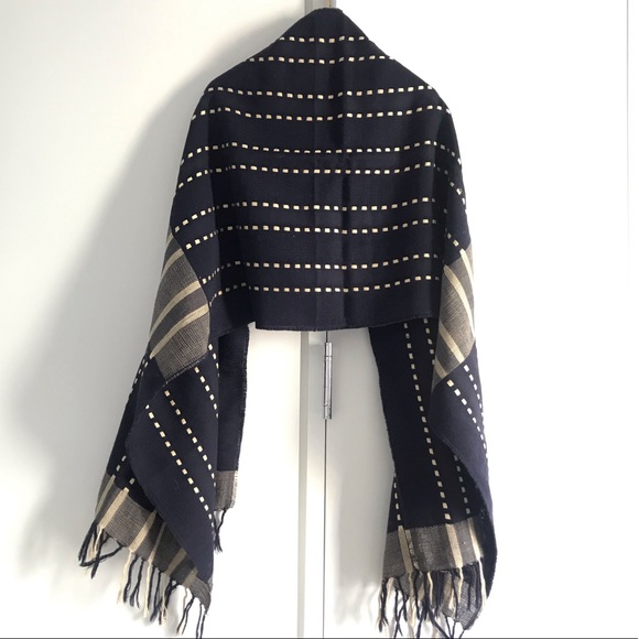 Barney’s New York Wool Shawl/Scarf - Picture 7 of 7